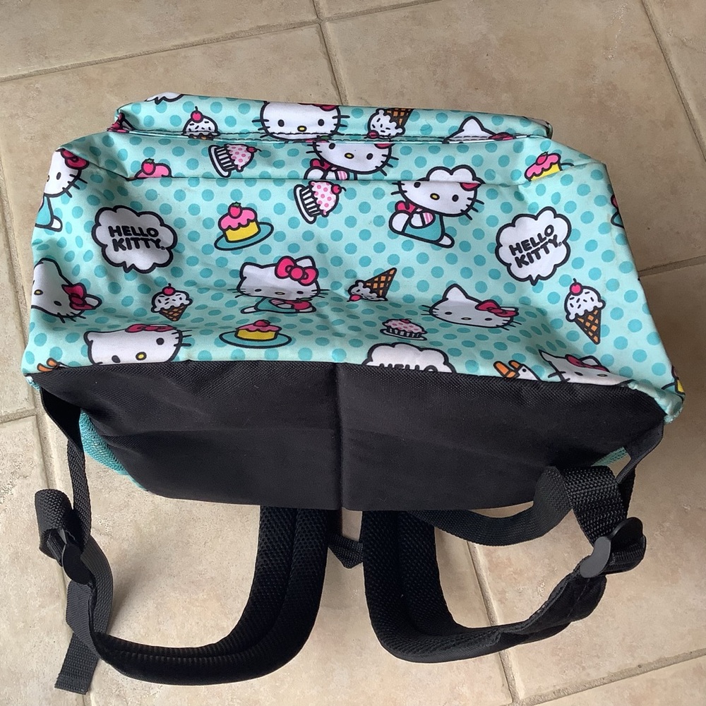 Hello Kitty Backpack - Picture 4 of 6